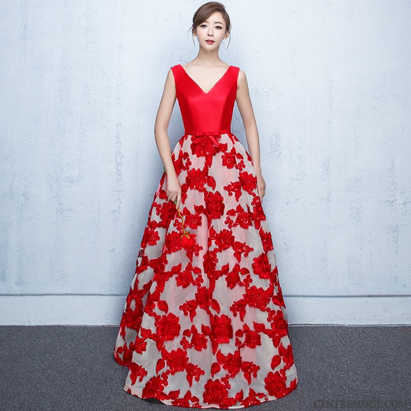 Robe Blanche Été Marron Saumon, Femme En Robe